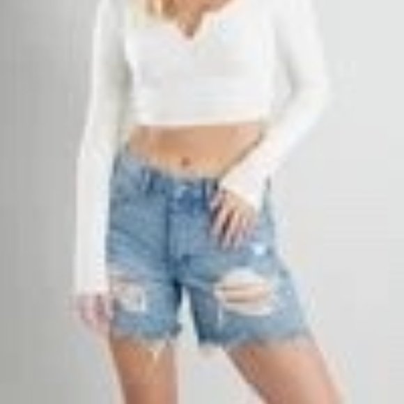 NWT | GARAGE | 90s Distressed Light Wash Denim Boyfriend Fit Short | 11 | 30W - Picture 3 of 6